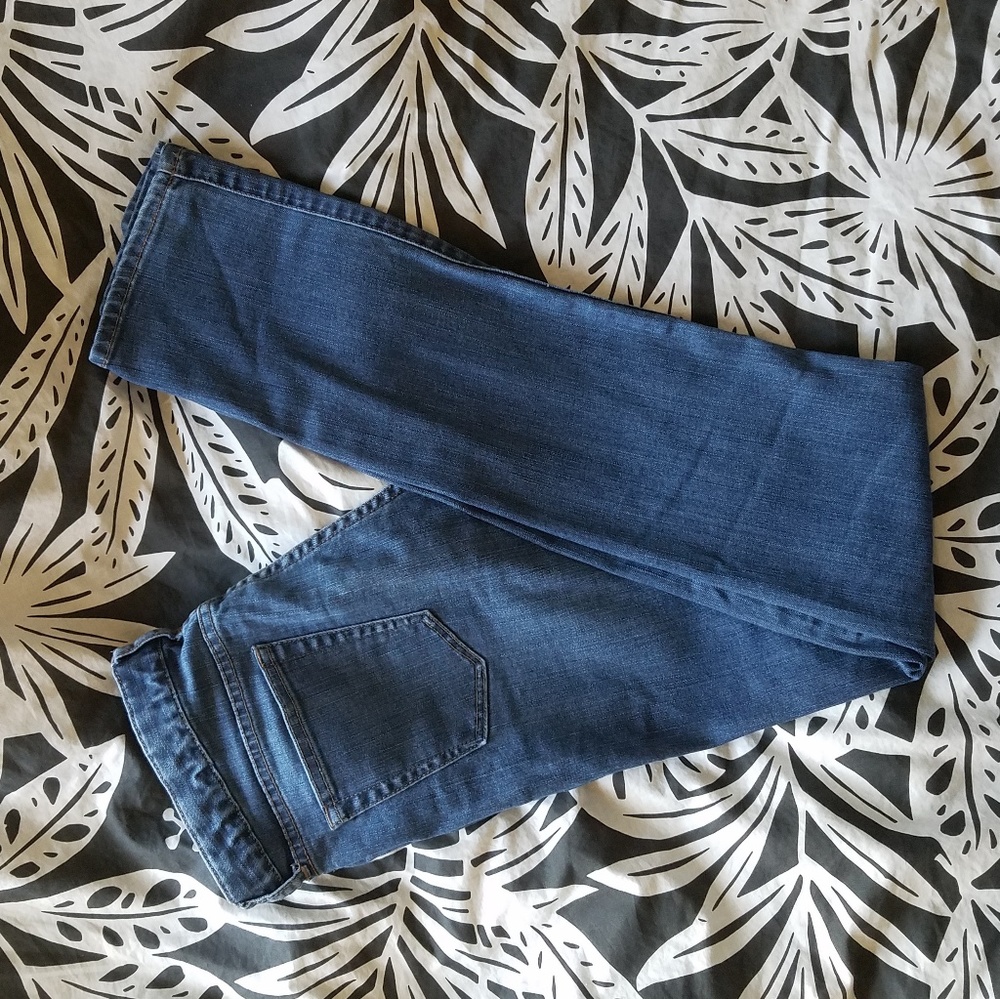 UNIQLO light wash jeans